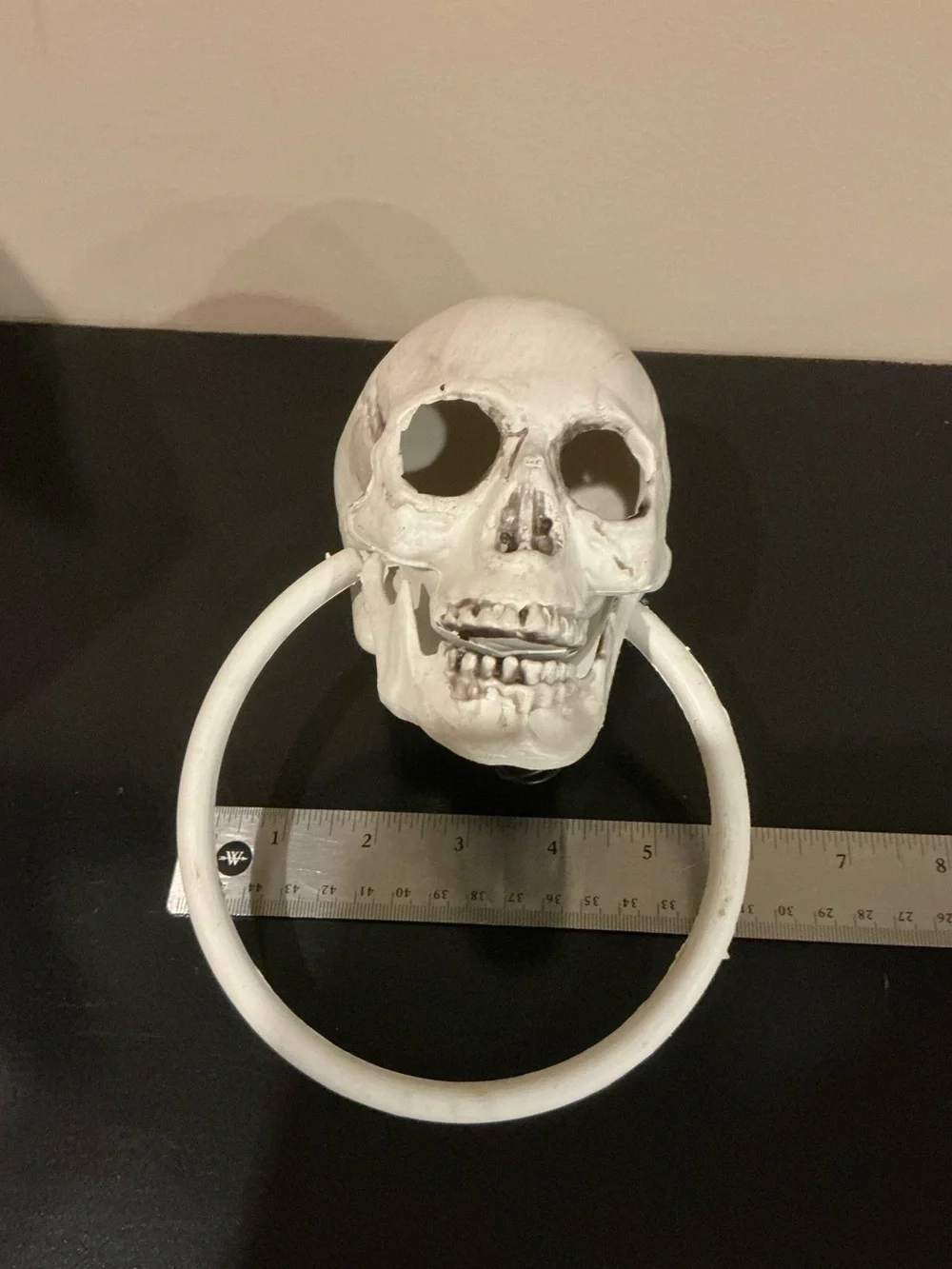 NWT Boxed Lights and Sound Halloween Skull Door Knocker 💀